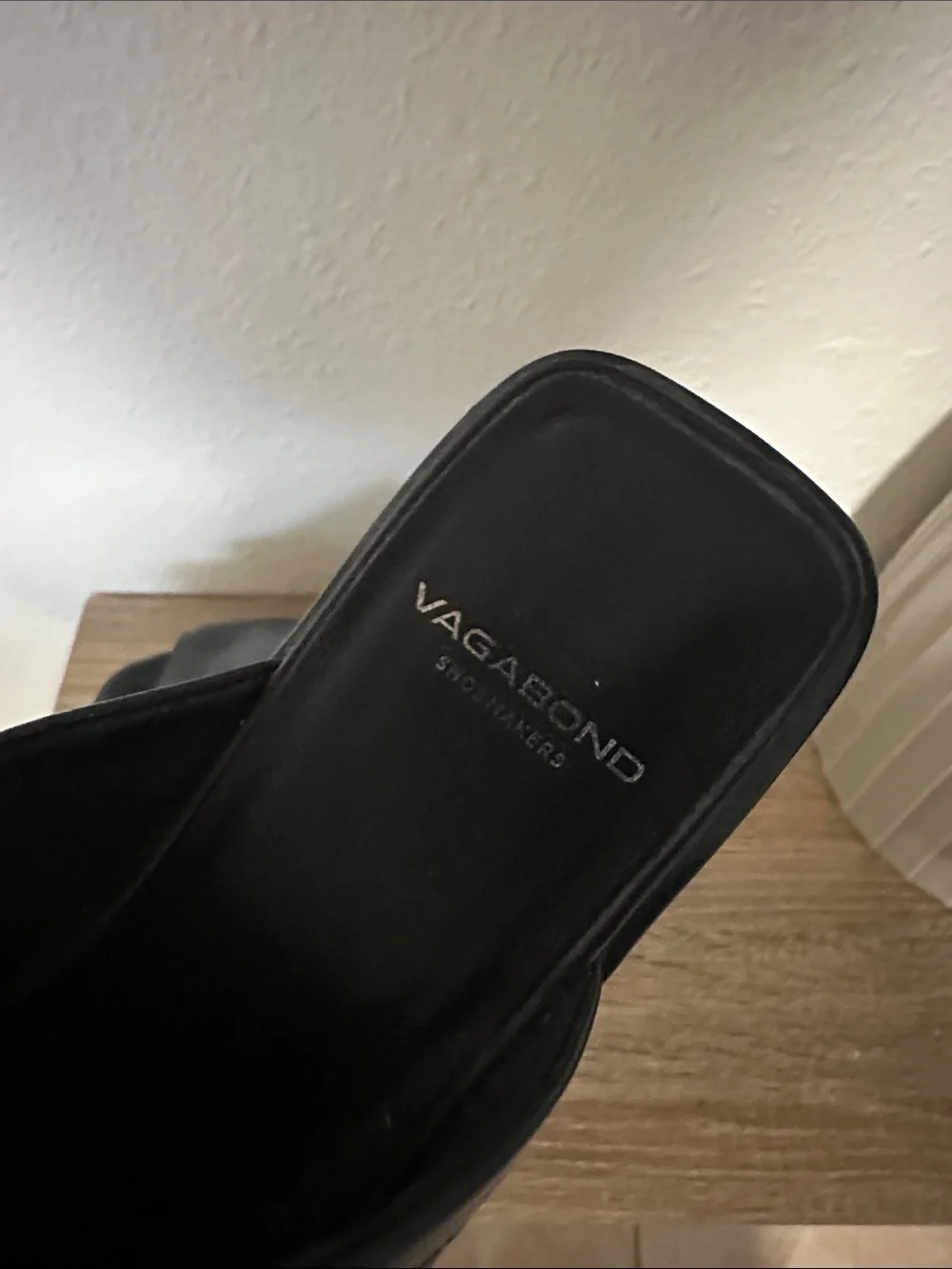 Vagabond Black Leather Platform Sandals